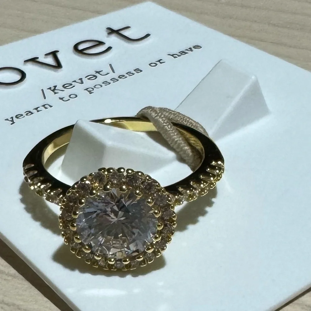 Covet ring pave‎ NEW size 8 faux gold genuine cz